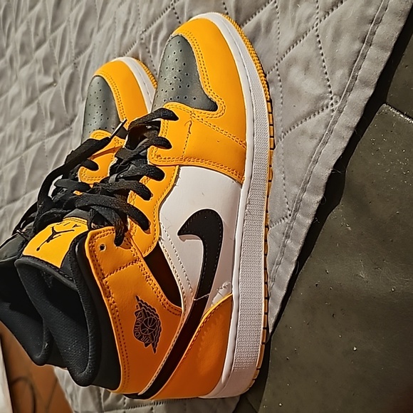 Size 7 jordan 1 - Picture 3 of 4